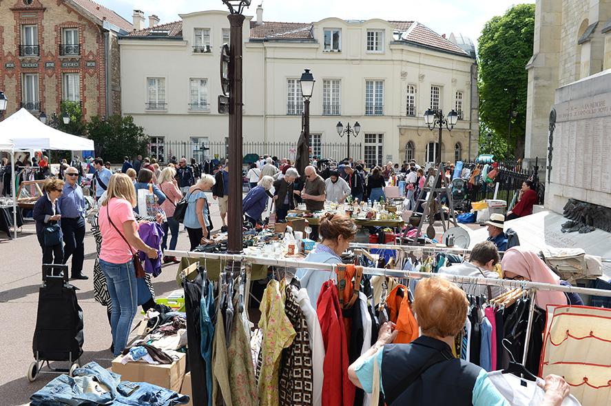 Beau succès pour la brocante du Centre/Village Ville de SaintCloud