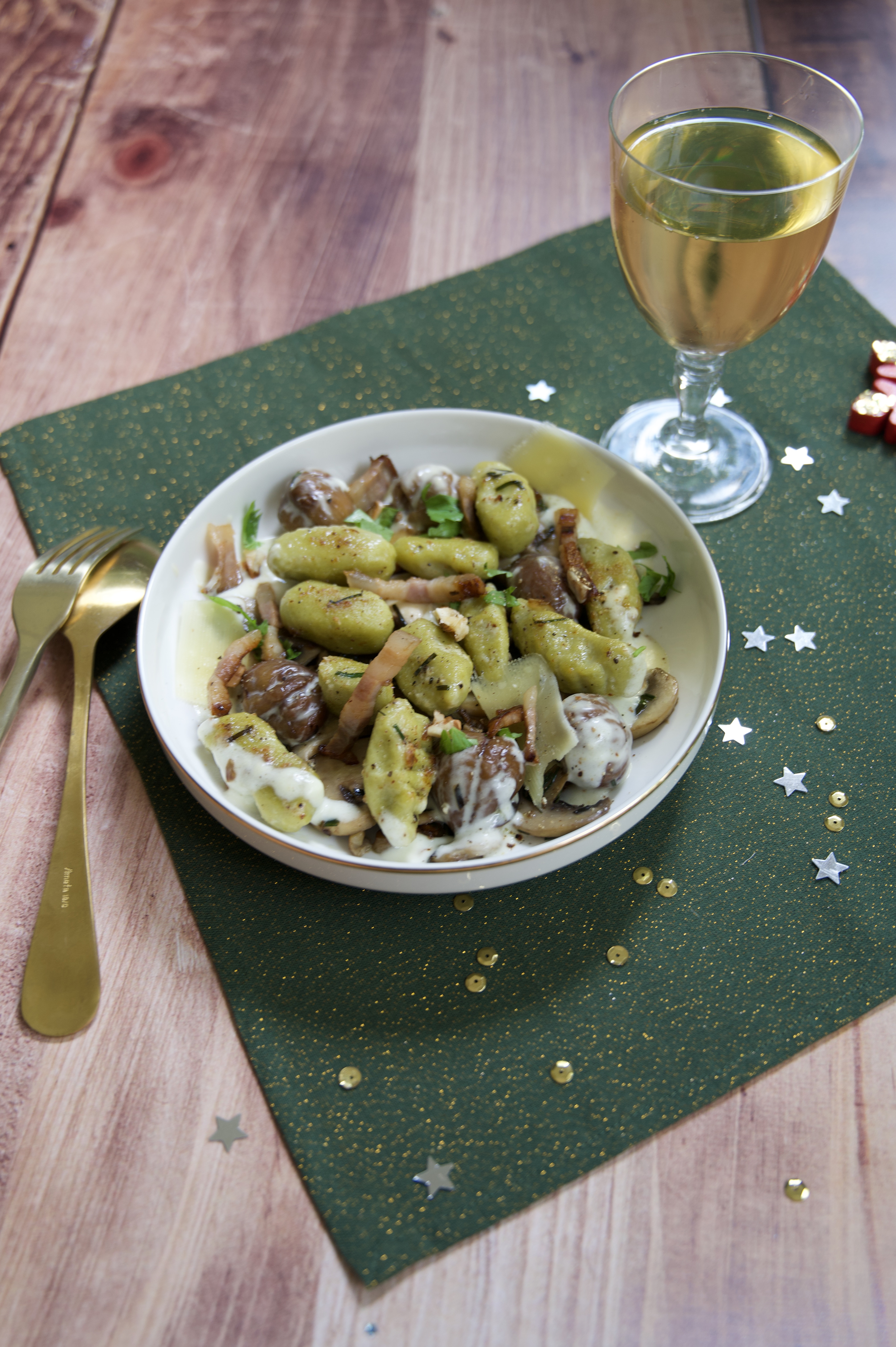 Gnocchis de pois cassés aux champignons et marrons