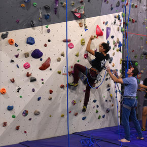 Inauguration mur d'escalade